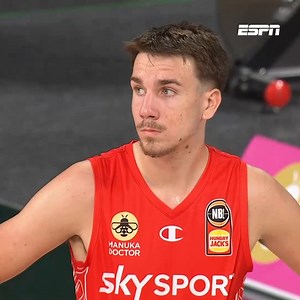 🗣️SACRÉ BLEU! There's only one thing better than watching Hugo Besson catch fire, and that's watching Hugo Besson catch fire with Andrew Gaze in the commentary box. | NBL
