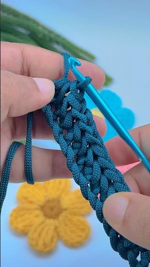 TUTORIAL HERE!👆 Super Easy One Row Repeat Crochet Pattern | Beginner Friendly Tutorial