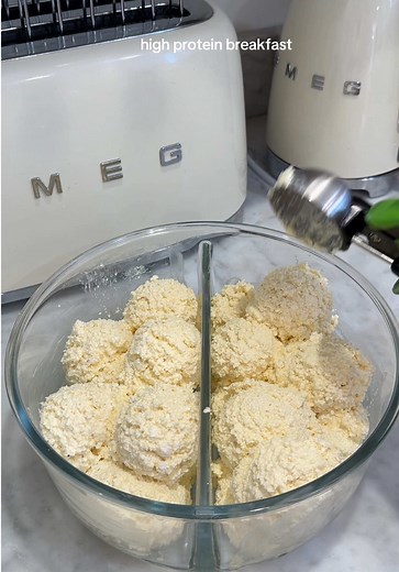 High Protein Breakfast with Bloom Nutrition