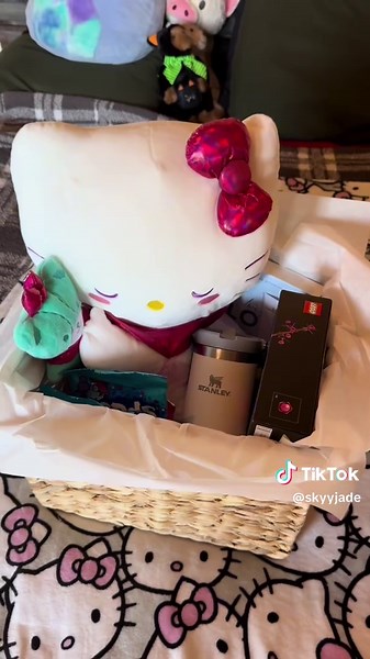 Birthday Basket Gift Ideas for Girls