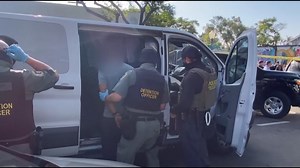 Immigration bill seeks tighter controls on federal agents' use of force