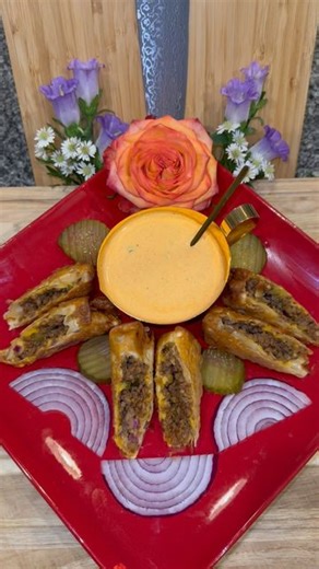 Alyssa Alonso on Instagram: "Cheeseburger Egg Rolls with Big Mac Sauce🍔 In a pan on medium heat add: -2 pounds of ground chuck (cook it until all of the liquid reduces.) -then season with: garlic powder, onion powder, paprika and salt & pepper to taste. Once it’s done, drain out all of the excess grease and let it cool to room temperature. Then add the beef to a bowl with your favorite cheeseburger toppings. I like keeping it classic with: -1 cup of diced red onion -1/2 cup of chopped pickles b