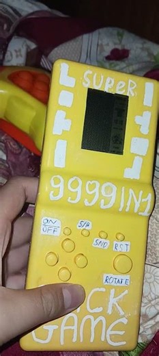 brick game 9999 in 1 glitch stuck background of dot matrix screen