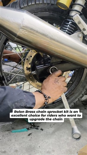 Interceptor 650 x Rolon Chain Set 🔥 Smooth power, sharper response ✅ Contact us for more details - #Interceptor650 #RoyalEnfieldInterceptor #RolonChainSet #RolonChain #BikeMaintenance #ChainSetUpgrade #MotorcycleCare #RevvGearz #BikeService #RoyalEnfieldLovers #650Twins #MotorcycleMods #BikeWorkshop #RidingCommunity #MotoLife #WrenchTime #MotorcycleUpgrade #BikerLife #IndianBikers #gearupindia #india #repost #reelitfeelit #royalenfield #royalenfieldindia | Revv Gears