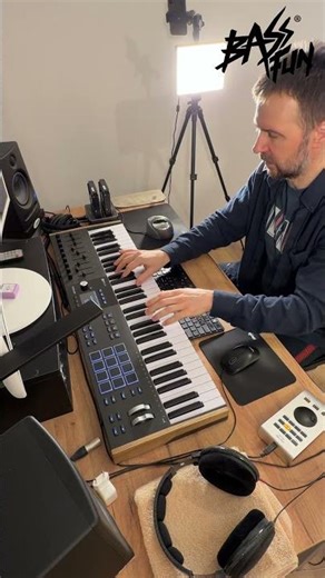 90s Eurodance Piano Power Performed by Bass Fun #eurodanceforever