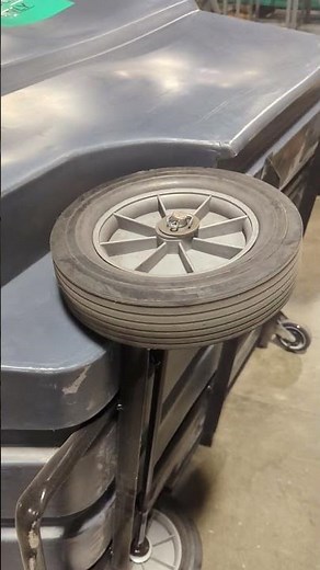 Tilt Truck Wheel Bearing Replacement