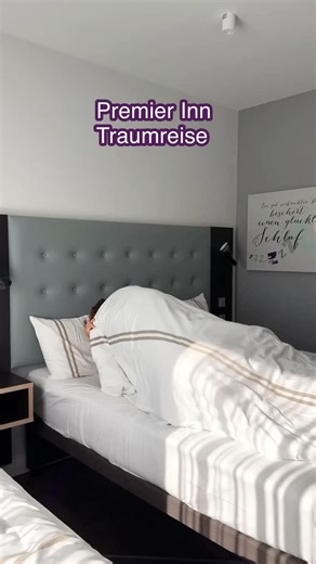 Premier Inn Deutschland on Instagram: "Mini-Traumreise: Augen zu, loslassen & treiben. Welche Sorge versinkt heute im Meer der Ruhe? 🌊 ⁣ ⁣ #premierInn #sleepwell #traumreise #entspannung"