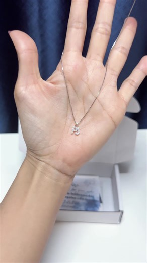 Pna Collection ຂາຍເເຕ່ເຄື່ອງປະດັບເງີນເເທ້ ມີໃບຮັບປະກັນໃຫ້ ບໍ່ລອກຫຼືບໍ່ອອກສີເເນ່ນອນ ພ້ອມບໍລິການດູເເລຫຼັງການຂາຍ ຕິດຕໍ່ປຶກສາຖາມຮ້ານໄດ້ຕະຫຼອດເດີ ບໍ່ແມ່ນຊື້ເເລ້ວຫາຍເລີຍເເນ່ນອນ ລູກຄ້າເກົ່າຈະຮູ້ດີ🥰