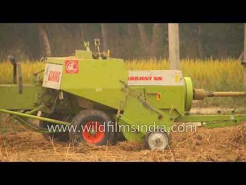 Claas Markant 55 : a conventional baler used to raked crops