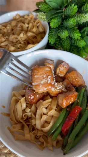 🍯🐷 Honey Garlic Pork Bites🐷🧄 Type “RECIPE” and I’ll send you a direct link (check your inbox/message requests) @iowapork #iowapork #usapork #pork #porkloin #porktenderloin #highprotein #easydinner #easymeal #dinneridea https://www.dinnerin321.com/honey-garlic-pork-bites/ | Dinner in 321