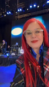Showtime Tonight! @theb52sband with @clubdevo @lene_lovich_band_official @centerxfinity | Kate Pierson