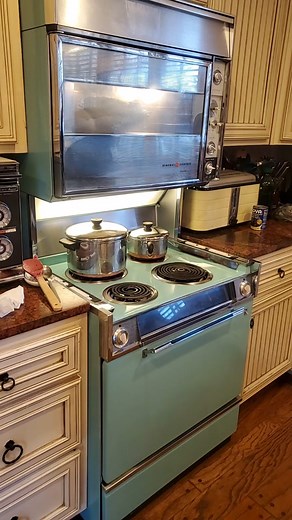 Exploring 1963 General Electric Vintage Stove: A Nostalgic Kitchen Experience