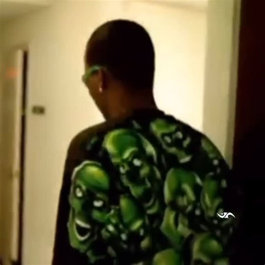 LilJupiter on Instagram: "Three 6 Mafia – Stay Fly (2005)🦎 “Stay Fly” by Three 6 Mafia wasn’t just a song it was a cultural shift. Dropping in 2005, it brought Memphis energy to the mainstream with that hypnotic beat, catchy hook, and gritty street feel that only Three 6 could deliver. But the visuals and the whole aesthetic took it even further. Those green skulls became a signature look, a symbol tied to that dark, eerie Memphis sound the group built their legacy on. The skulls weren’t just p