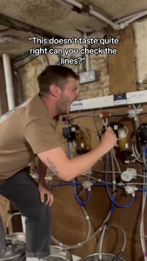 Experience Authentic Irish Pub Culture in Edinburgh