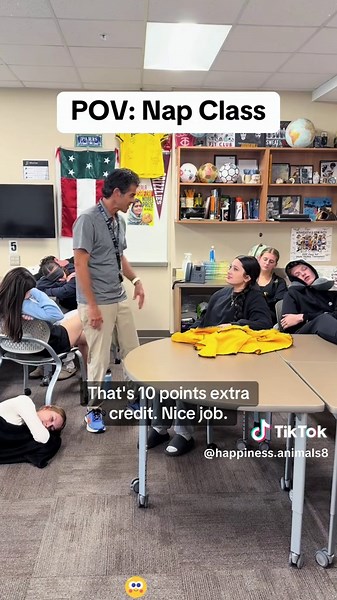 Happy campus life = cool friends funny teachers endless laughter 🎓🤣 #CollegeLife #FunnyProfessor #CampusVibes #StudentLife #HappyCampus #CollegeHumor #SchoolLife #ClassroomVibes #FYP #foryou