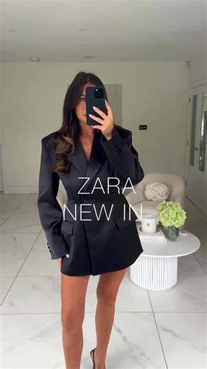 ZARA NEW IN 🖤🤍 WOW the perfect party season outfits how gorgeous is the blazer and structured dress. Comment SHOP below to receive a DM with the links 💌 let me know your favourites https://liketk.it/5qXX7 #zara #zaradress #zaraoutfit | Court by a Feather