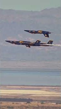 Blue Angels double farvel over the desert #blueangels #elcentro #usnavyblueangels
