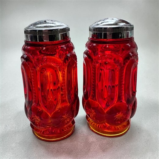 Vintage Amberina Moon and Stars Salt and Pepper Shakers – LE Smith Style Glass – Mid Century Kitchen Decor Gift – Red Orange Tableware Set - Etsy