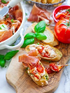 Prosciutto & Burrata Bruschetta Recipe (video)