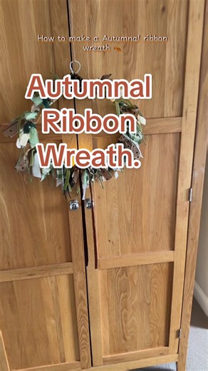 How to create an Autumnal Ribbon Wreath. | DIY Ribbon Wreath