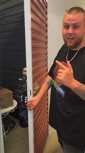 I Gambled $560 on This EPIC Storage Unit and SCORED! #shorts #hustle #money