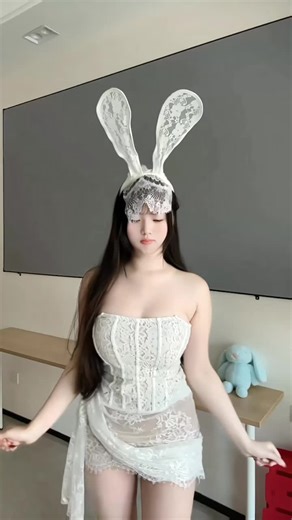 BellaSky (@bellasky115)’s videos with 原创音乐 - BellaSky