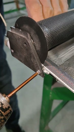 Retractable invisible screen door, with a screen panel that is welded to a zipper; the screen panel