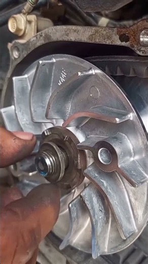 mechanical techniques for assembling CVT components #tutorial #reels #otomotif
