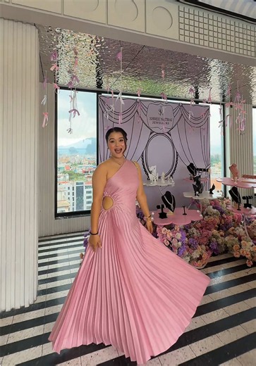 A morning filled with sparkle, style & beautiful memories💎🌸✨ Thank youu @shree natraj jewellers amazing #DiamondRiseAndRave experience🤍👑 #MissNepal2026 #ShreeNatrajJewellers #DiamondJewellery