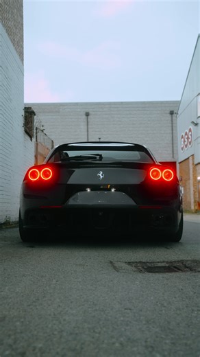 This is how I record audio when revving cars. It’s pretty simple 😂 Any questions please let me know Kind regards, Daniel ———————————————— Shop my LUT —> Link in bio Camera: @sonyalpha FX3 Lense: @sonyalpha 16-35mm f2.8 • • #dji #djimic #ferrari #gtc4lusso #supercar