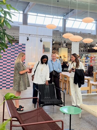 Design Hub Denmark på Formland Autumn 2025 🧡 Et brandnyt koncept - med ambition om at skabe Nordeuropas førende destination for design-, interiør- og livsstilsbranchen samt styrke samarbejdet på tværs af branchen - blev mandag morgen indledt på efterårsmessen. Her blev professionelle branchefolk samlet til en inspirerende dag, som blandt andet byder på company speed-dating, netværk, oplæg og vidensdeling. ✨ Design Hub Denmarks partnere på Formland Autumn 2025 inkluderer: HAY — Louis Poulsen — B