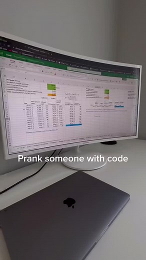 Spinning screen with JavaScript! 👨🏼‍💻 #coding #developer #tech #computerscience #codingtok