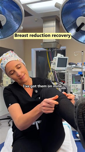 Do you wear them? Drop the deets! 👇#compressionsocks #plasticsurgery