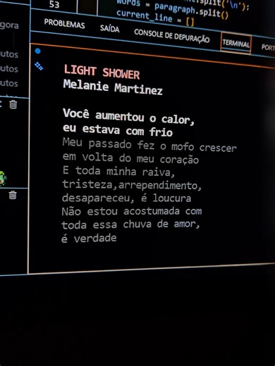 07/01 - Não estou acostumada com essa chuva de amor. . . . . #melaniemartinez #lightshower #traducao #python #waterlover
