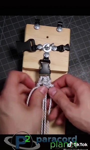 Trilobite Paracord Bracelet Tutorial: Fall Fashion DIY Crafting