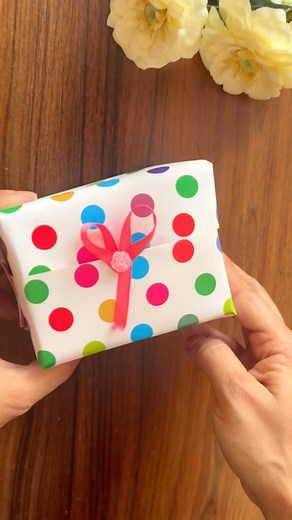 18 reactions | Genius Gift Wrapping Hack Everyone Should Know ✨  Wrapping Hack Alert ✨ You HAVE to try this Christmas gift-wrapping trick! It looks adorable AND makes unwrapping so smooth and satisfying. Perfect for the holiday rush!  Save it for later ✨ #wrapping #wrappingpresents #giftwrap #giftwrapping #christmasgifts #christmasgiftideas #wrappinghacks #aesthetic #fyo | Petals Art And Craft | Facebook