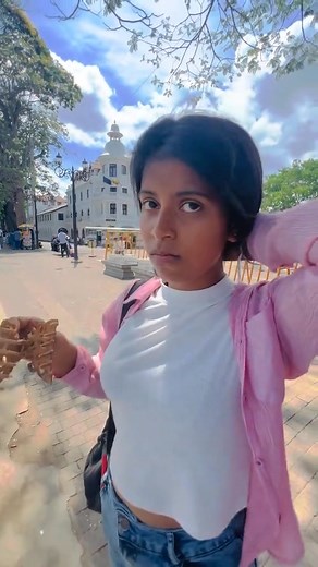 අම්මෝ ඒ බැල්මටනම් මාත් බය උනා 😒😂 | The Status