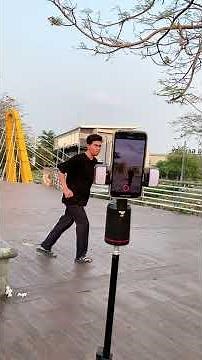 Holder auto face tracking