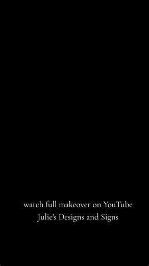 see how I style my foyer using all thrifted items #thriftedandstyled #homedecor | Julie's Designs & Signs