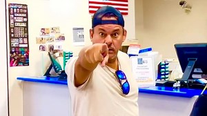 27K views · 728 reactions |  “POST OFFICE RAGE: Man LOSES IT and Comes After Me for RECORDING!” | Enrique Torres | Facebook