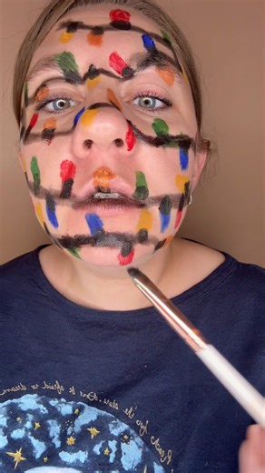 What color lights are on your tree?! #christmas #makeup