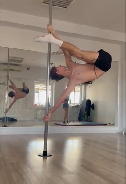 julianwhite69 na TikTok