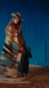 ✨🌪️ 'WHIRLWIND DELUXE' IS OUT NOW! 🌪️✨ Go take a listen and let us know what your favorite new track is! | Lainey Wilson