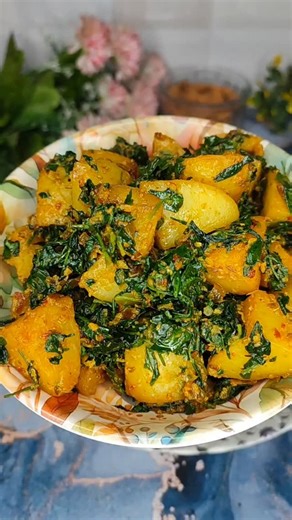Tasleem Ahmed on Instagram: "Tasty Aaloo Methi 😋 . . . . . . . . . . . . . . . . . . . . #aaloo #sabji #healthyfood #reels #shorts #instagood #food #recipe #instagram #cooking #explore #foodie #tasty #foodblogger #foodlover #easyrecipes"