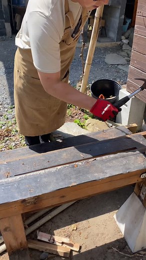 【ウッドデッキ解体完了！】 いつもありがとうございます！リーフです！ 最後の階段の部分も取り払い、ウッドデッキの解体が遂に終わりました！！ いよいよ、ここから新しいデッキ作りが始まります…！✨️ #ウッドデッキ #ウッドデッキ作り #モリウミアス #地方創生 #地域おこし #自然学校 #動物のいる暮らし #森と海と明日へ #moriumius #複合体験 #スタッフ募集中 #採用 | Moriumius