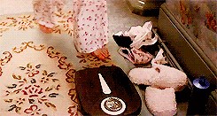 Below under в чем разница