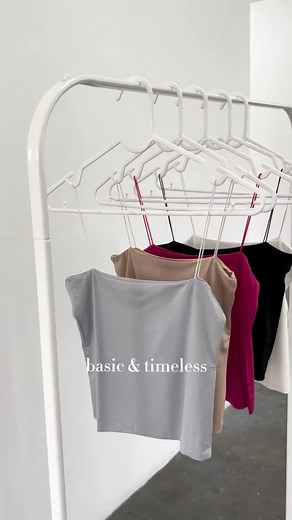 Basic & seamless tanktop every girls MUST HAVE 🤍 super comfy and stretchable. Only 54k !! #tiktokshop #tiktokshopootd #weekdayoutfit #outfitrecommendation #tiktokfashion #mixandmatch #fashiontrend #fyp #foryoupage