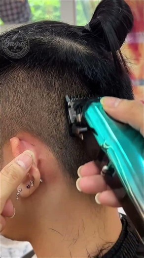 One trick Guard 1 Haircut #usashorts #thebarbersarms #barberos