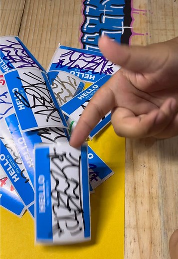 Fazendo Stickers: Arte em Graffiti e Marcadores