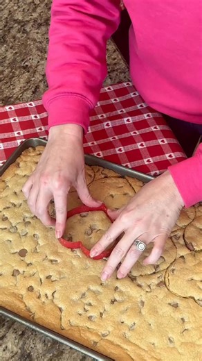 💕❤️Heart Shaped Chocolate Chip Cookies❤️💕 Type “RECIPE” and I’ll send a direct link to your inbox! #cookies #valentinesday #chocolatechipcookies https://www.dinnerin321.com/heart-shaped-chocolate-chip-cookies/ | Dinner in 321
